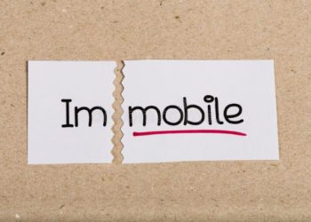 رأي حر: العالم يتحرك بنسق جنوني… ونحن لم نغادر الكهف