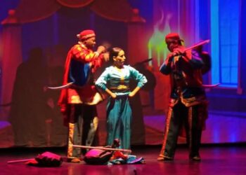 مسرحية  “أثر الفراشة” لعاطف حمداني: رحلة خيالية ممتعة تنير واقع ومستقبل أطفالنا